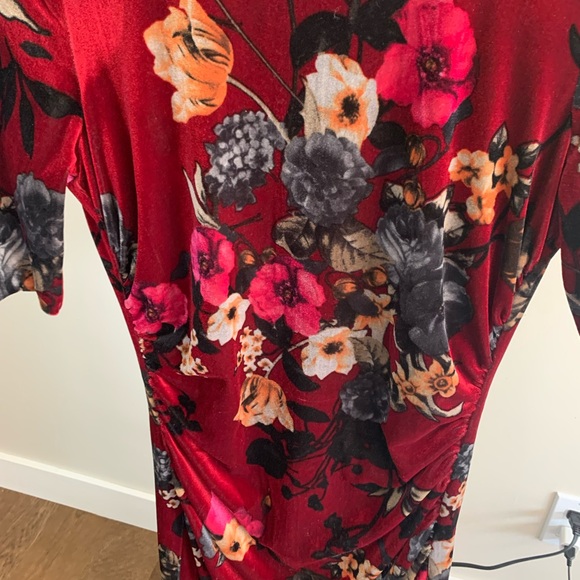 Velvet dress - Picture 2 of 3